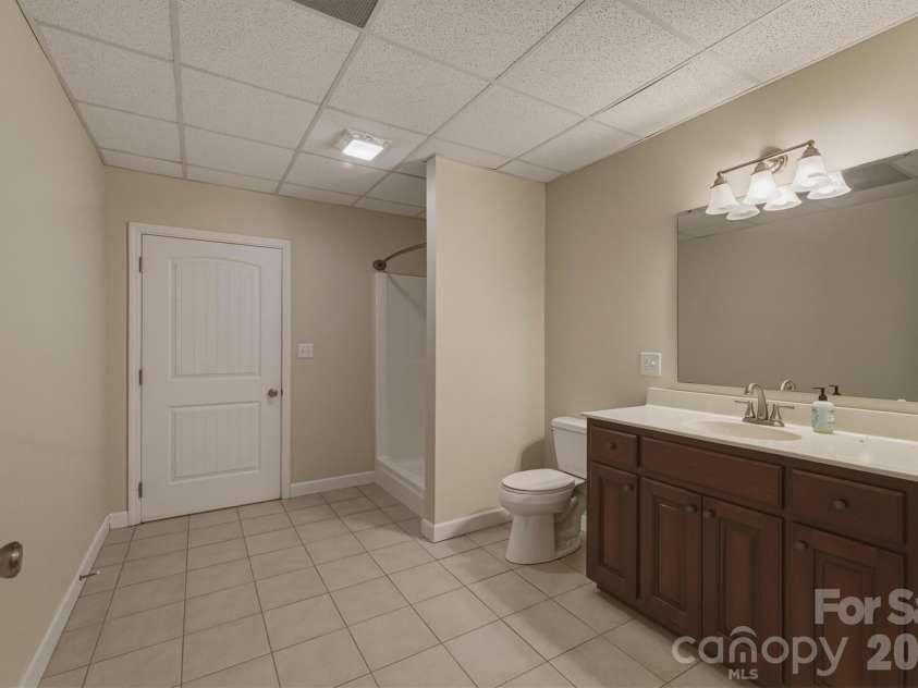 5205 South Oak Circle, Granite Falls, NC 28630.  MLS# CAR4367117, YatesRealty ID 12485. Basement full bath