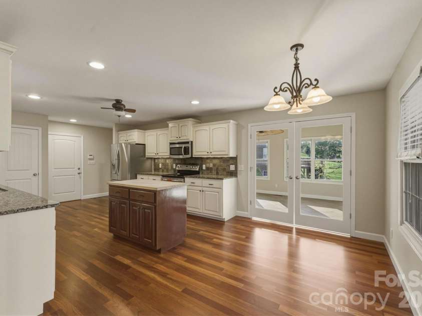 5205 South Oak Circle, Granite Falls, NC 28630.  MLS# CAR4367117, YatesRealty ID 12485. Kitchen