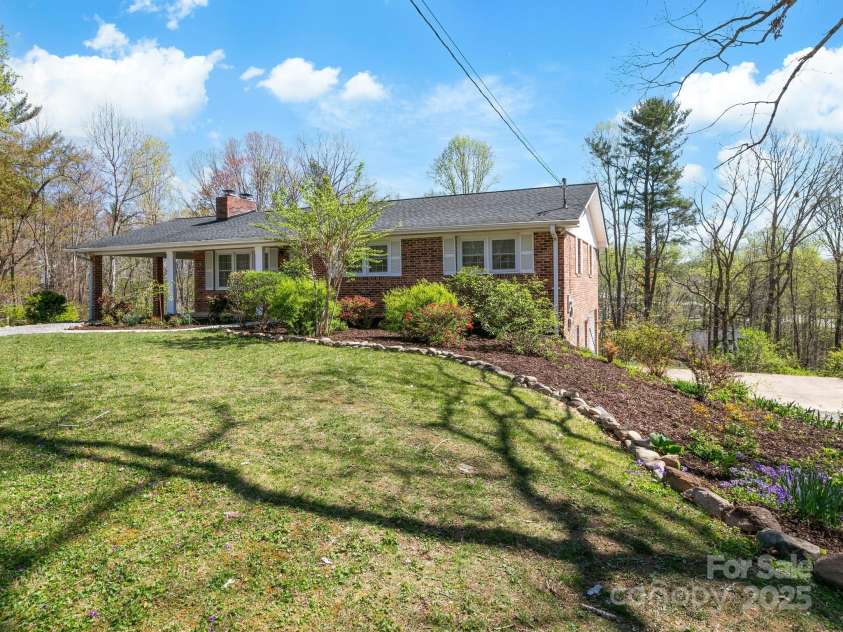 126 Big Oak Drive, Mills River, NC 28759.  MLS# CAR4240042, YatesRealty ID 12488. 