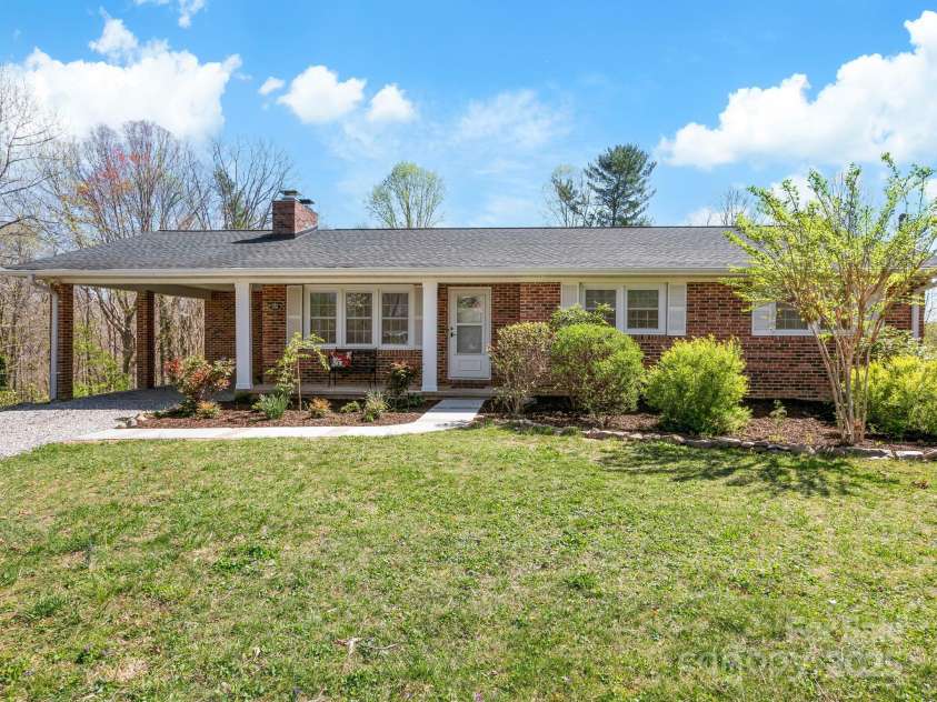 126 Big Oak Drive, Mills River, NC 28759.  MLS# CAR4240042, YatesRealty ID 12488. 