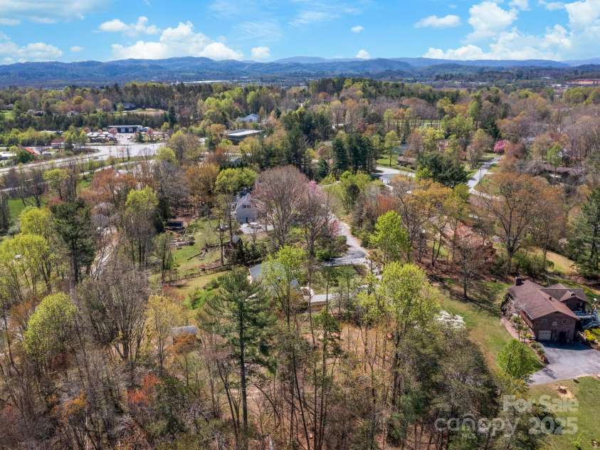 126 Big Oak Drive, Mills River, NC 28759.  MLS# CAR4240042, YatesRealty ID 12488. 