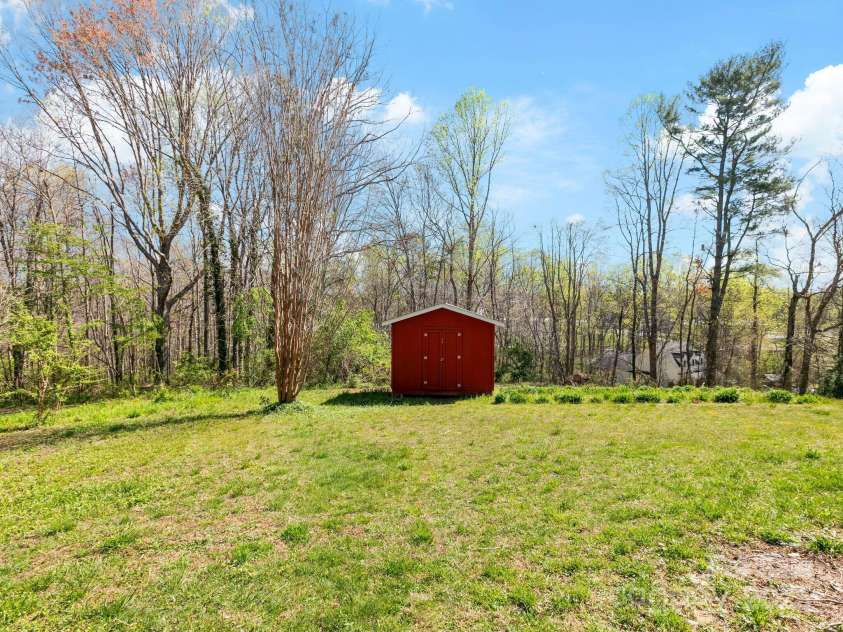 126 Big Oak Drive, Mills River, NC 28759.  MLS# CAR4240042, YatesRealty ID 12488. 