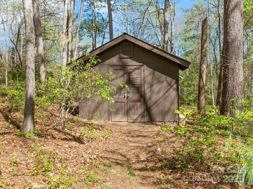 126 Big Oak Drive, Mills River, NC 28759.  MLS# CAR4240042, YatesRealty ID 12488. 