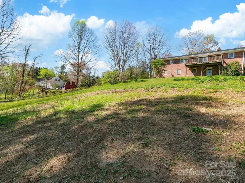 126 Big Oak Drive, Mills River, NC 28759.  MLS# CAR4240042, YatesRealty ID 12488. 