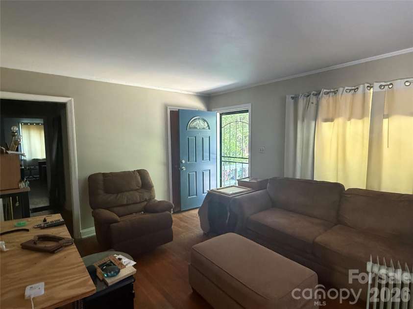 4147 Welling Avenue, Charlotte, NC 28208.  MLS# CAR4370959, YatesRealty ID 12488. 