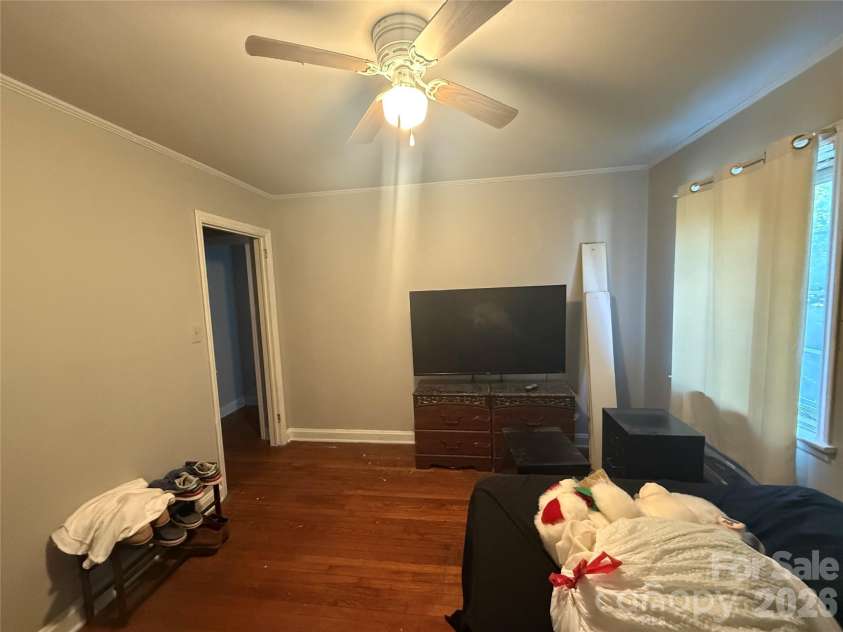 4147 Welling Avenue, Charlotte, NC 28208.  MLS# CAR4370959, YatesRealty ID 12488. 