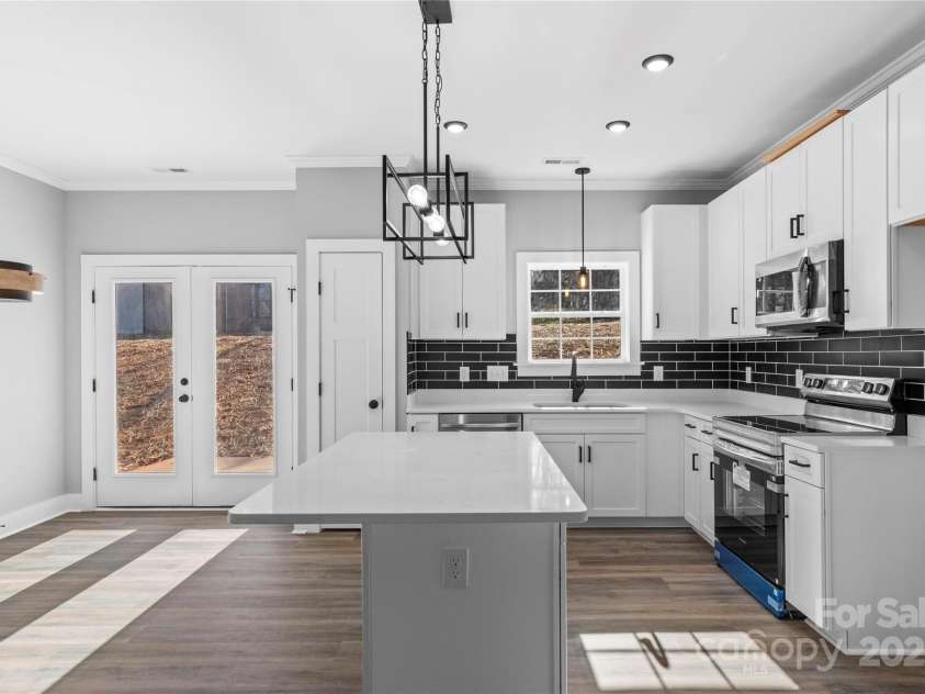 2328 Summerlin Street, Winston Salem, NC 27103.  MLS# CAR4323274, YatesRealty ID 1249. 