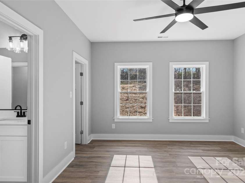 2328 Summerlin Street, Winston Salem, NC 27103.  MLS# CAR4323274, YatesRealty ID 1249. 