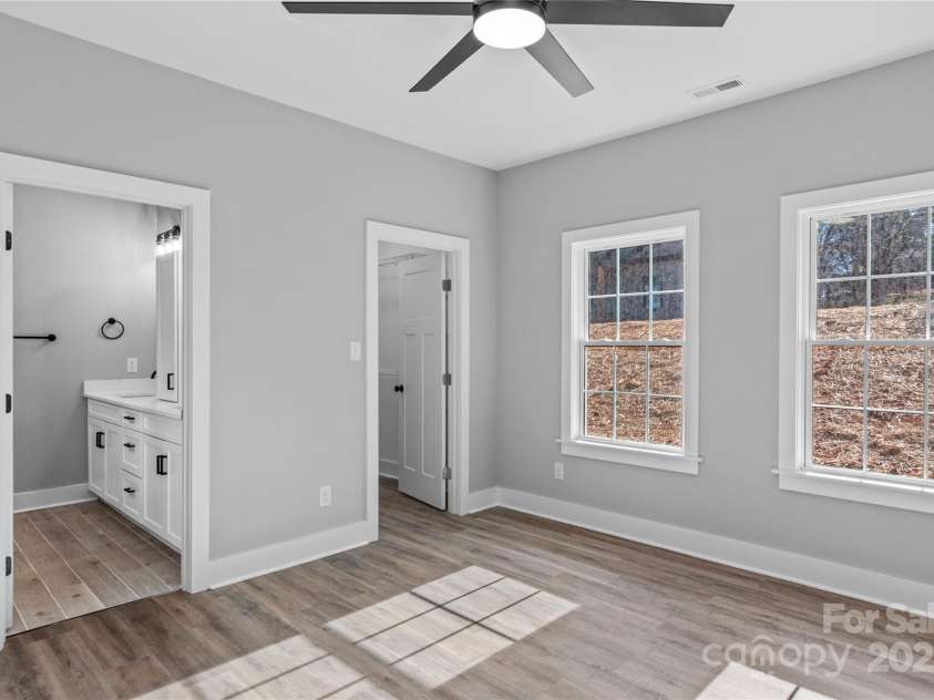 2328 Summerlin Street, Winston Salem, NC 27103.  MLS# CAR4323274, YatesRealty ID 1249. 