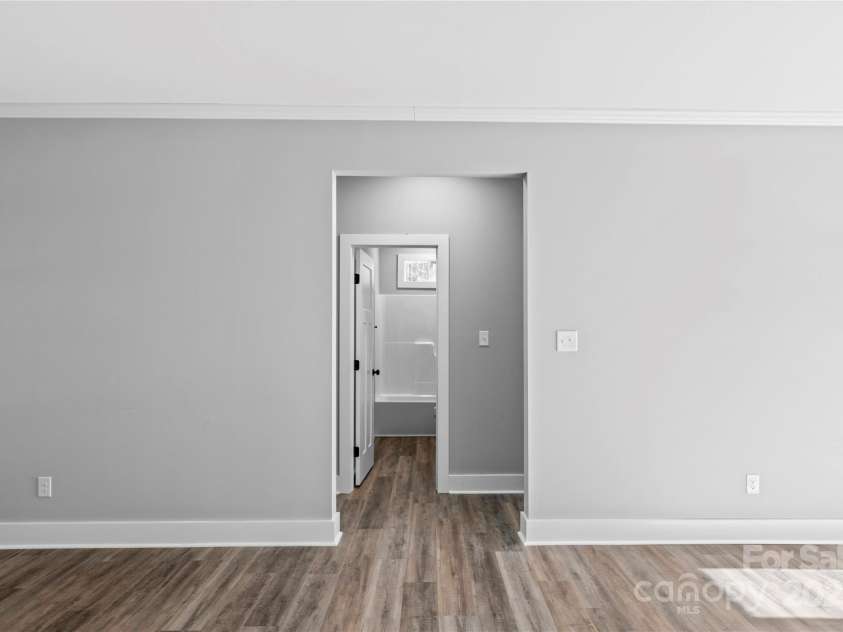 2328 Summerlin Street, Winston Salem, NC 27103.  MLS# CAR4323274, YatesRealty ID 1249. 