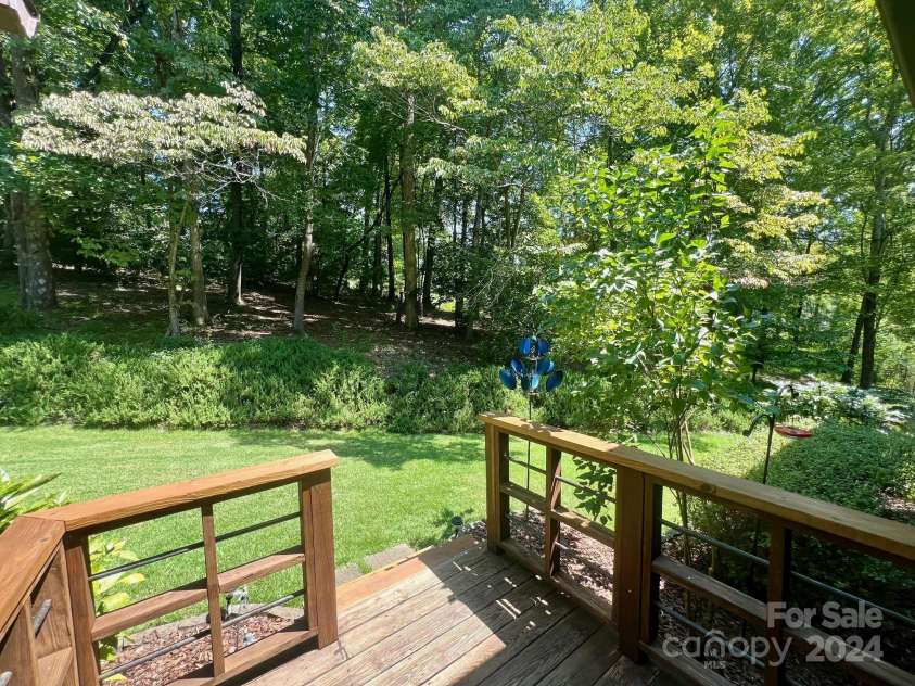 460 27th Avenue Circle, Hickory, NC 28601.  MLS# CAR4178772, YatesRealty ID 1249. 