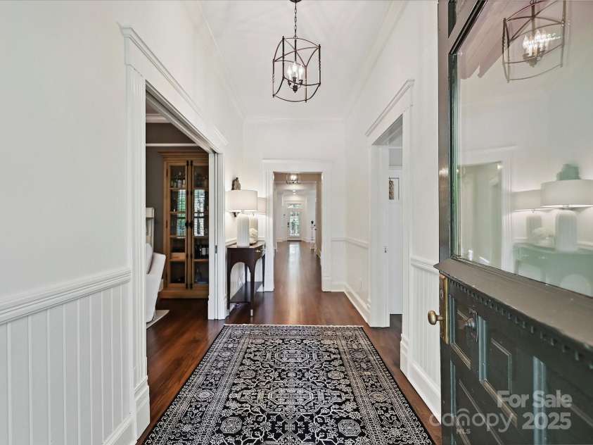 1915 Winthrop Avenue, Charlotte, NC 28203.  MLS# CAR4257559, YatesRealty ID 12490. 