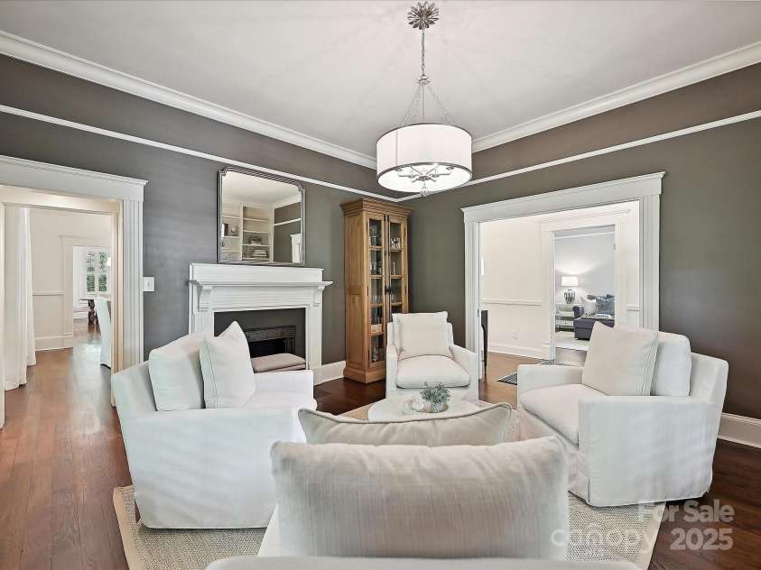 1915 Winthrop Avenue, Charlotte, NC 28203.  MLS# CAR4257559, YatesRealty ID 12490. 