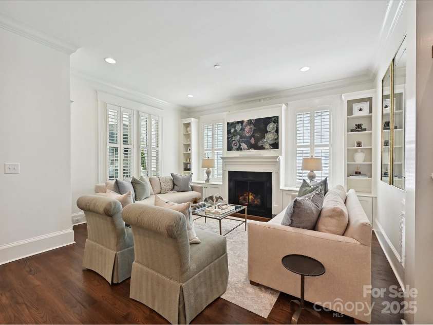 1915 Winthrop Avenue, Charlotte, NC 28203.  MLS# CAR4257559, YatesRealty ID 12490. 