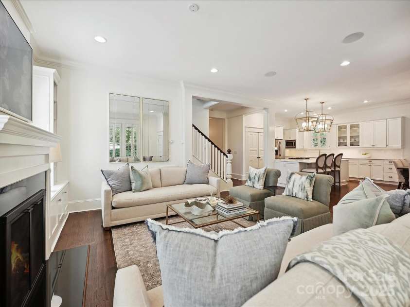 1915 Winthrop Avenue, Charlotte, NC 28203.  MLS# CAR4257559, YatesRealty ID 12490. 