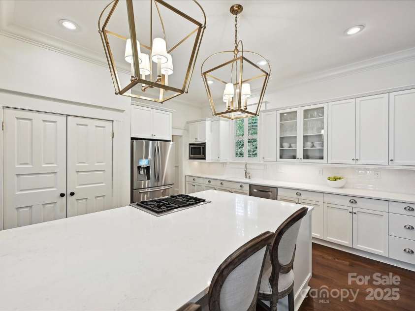 1915 Winthrop Avenue, Charlotte, NC 28203.  MLS# CAR4257559, YatesRealty ID 12490. 