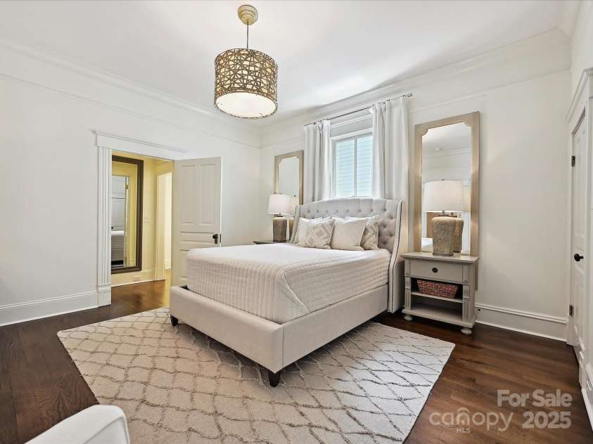 1915 Winthrop Avenue, Charlotte, NC 28203.  MLS# CAR4257559, YatesRealty ID 12490. 