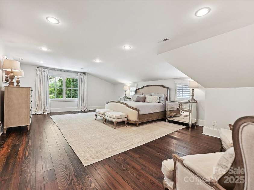 1915 Winthrop Avenue, Charlotte, NC 28203.  MLS# CAR4257559, YatesRealty ID 12490. 