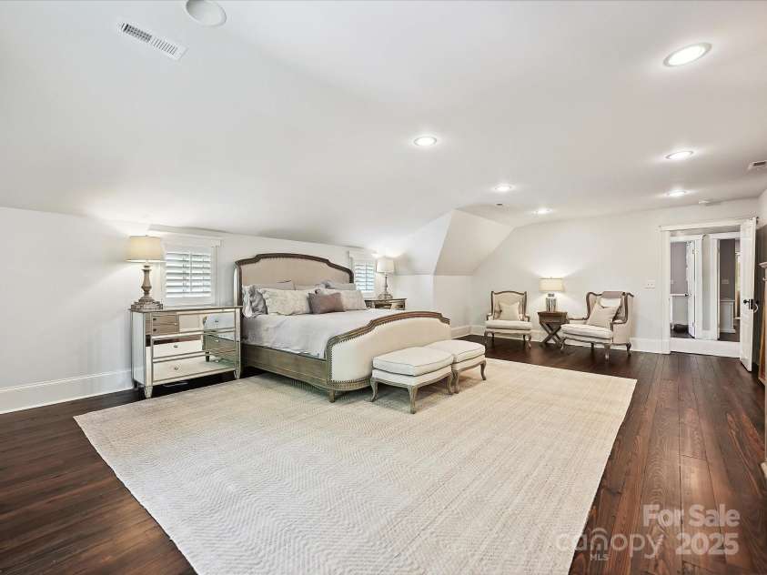 1915 Winthrop Avenue, Charlotte, NC 28203.  MLS# CAR4257559, YatesRealty ID 12490. 
