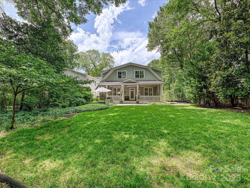 1915 Winthrop Avenue, Charlotte, NC 28203.  MLS# CAR4257559, YatesRealty ID 12490. 