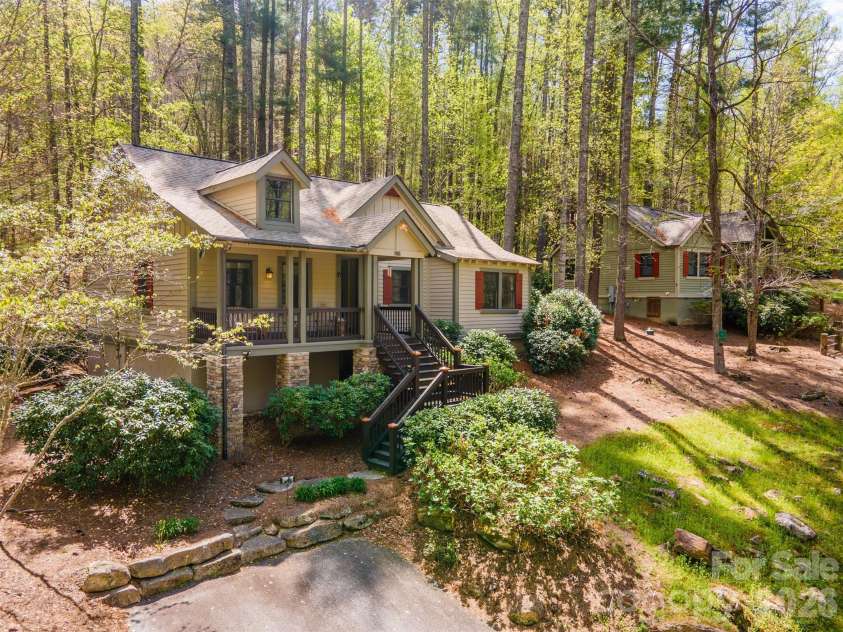 82 Meadow Ridge Court, Tuckasegee, NC 28783.  MLS# CAR4359488, YatesRealty ID 12490. 
