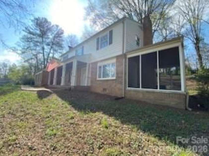 640 Edgewood Drive, Wilkesboro, NC 28697.  MLS# CAR4369300, YatesRealty ID 12494. 