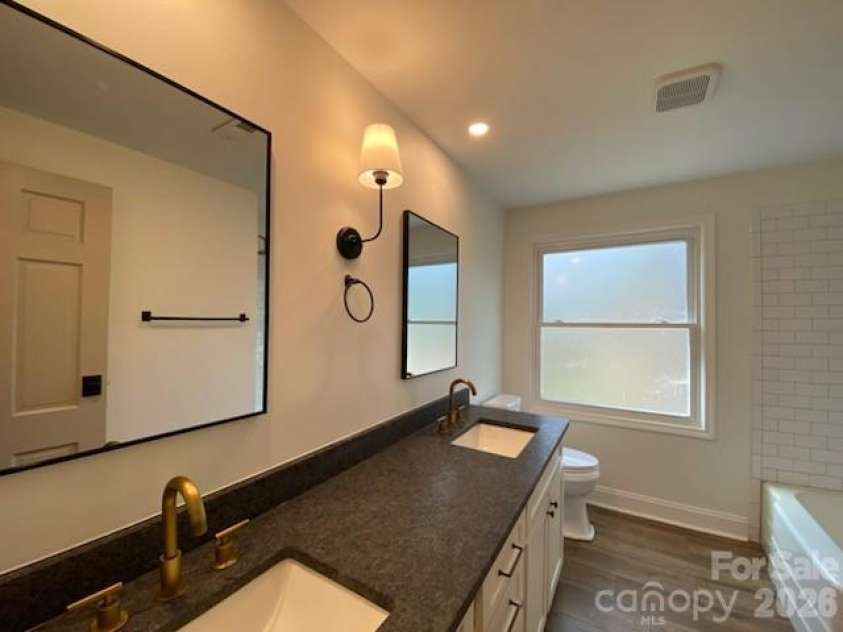 640 Edgewood Drive, Wilkesboro, NC 28697.  MLS# CAR4369300, YatesRealty ID 12494. 