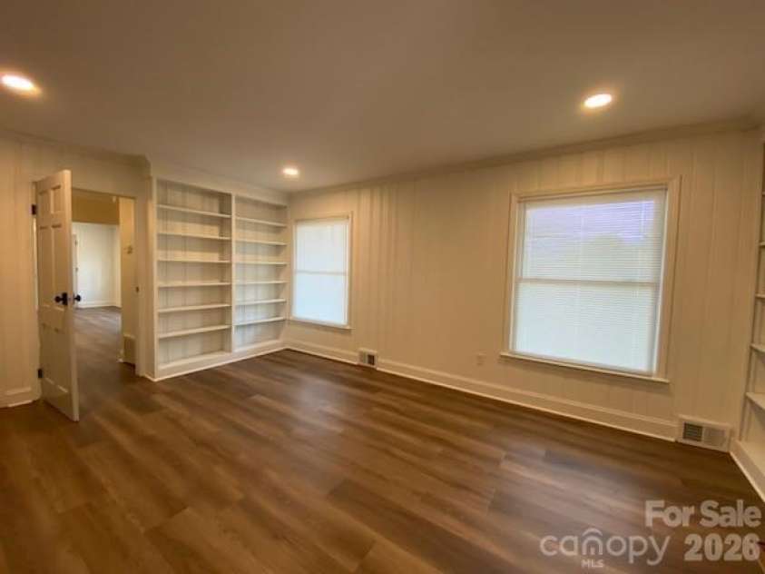 640 Edgewood Drive, Wilkesboro, NC 28697.  MLS# CAR4369300, YatesRealty ID 12494. 