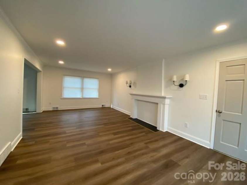 640 Edgewood Drive, Wilkesboro, NC 28697.  MLS# CAR4369300, YatesRealty ID 12494. 