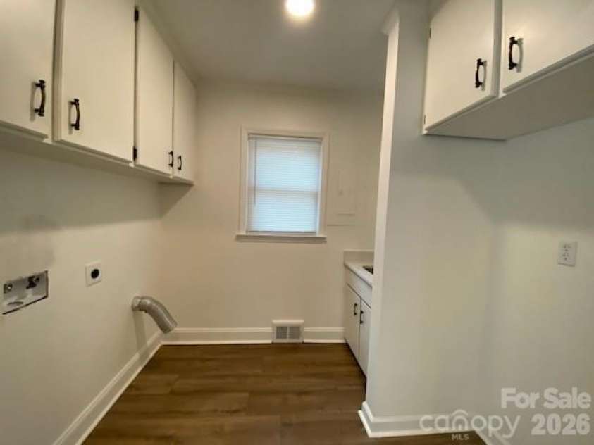 640 Edgewood Drive, Wilkesboro, NC 28697.  MLS# CAR4369300, YatesRealty ID 12494. 