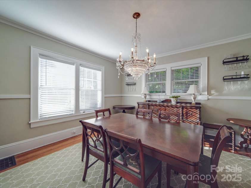 907 Edgewood Circle, Gastonia, NC 28052.  MLS# CAR4255642, YatesRealty ID 12494. Dining Room