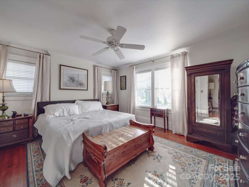 907 Edgewood Circle, Gastonia, NC 28052.  MLS# CAR4255642, YatesRealty ID 12494. Primary Bedroom