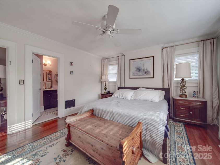 907 Edgewood Circle, Gastonia, NC 28052.  MLS# CAR4255642, YatesRealty ID 12494. Primary Bedroom