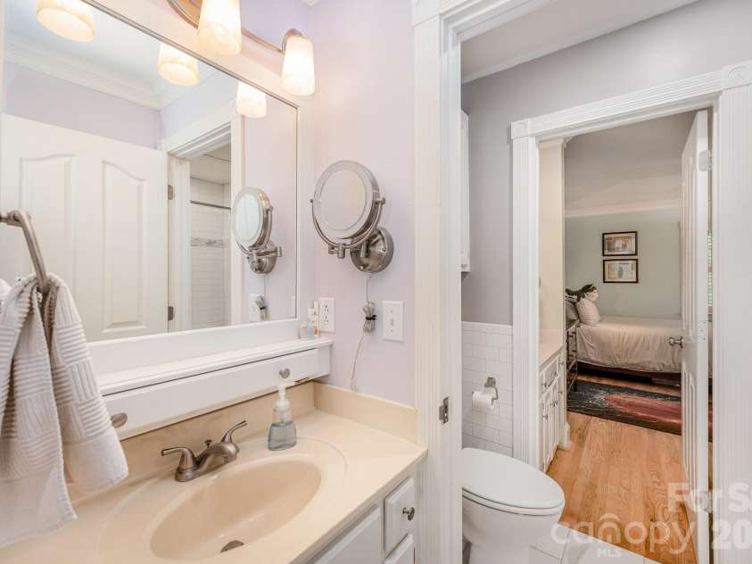 408 Johnsfield Road, Shelby, NC 28150.  MLS# CAR4369103, YatesRealty ID 12495. Second Jack and Jill bath