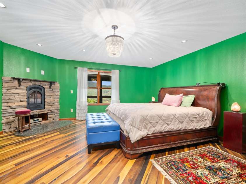 307 Laf A Lot Lane, Burnsville, NC 28714.  MLS# CAR4247581, YatesRealty ID 12497. 