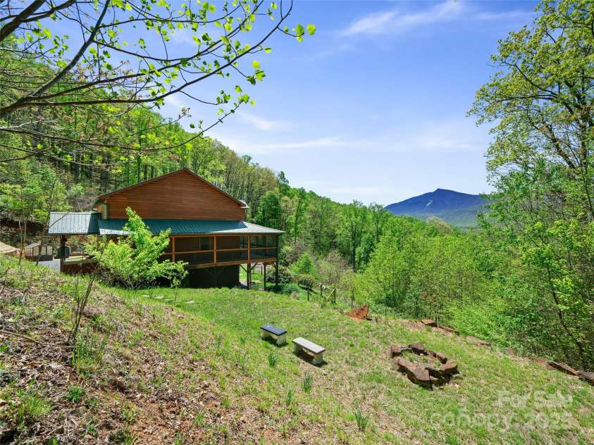 307 Laf A Lot Lane, Burnsville, NC 28714.  MLS# CAR4247581, YatesRealty ID 12497. 