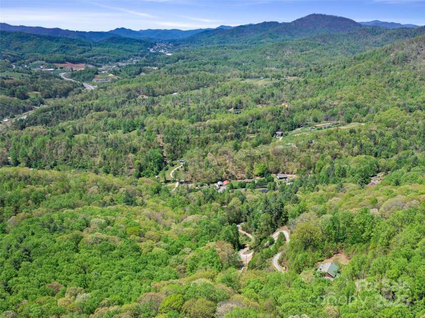 307 Laf A Lot Lane, Burnsville, NC 28714.  MLS# CAR4247581, YatesRealty ID 12497. 