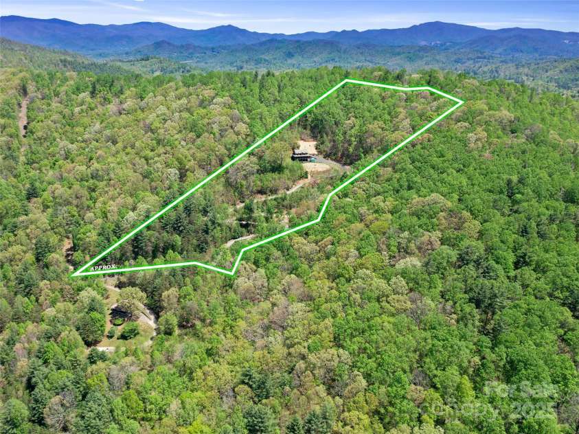 307 Laf A Lot Lane, Burnsville, NC 28714.  MLS# CAR4247581, YatesRealty ID 12497. 