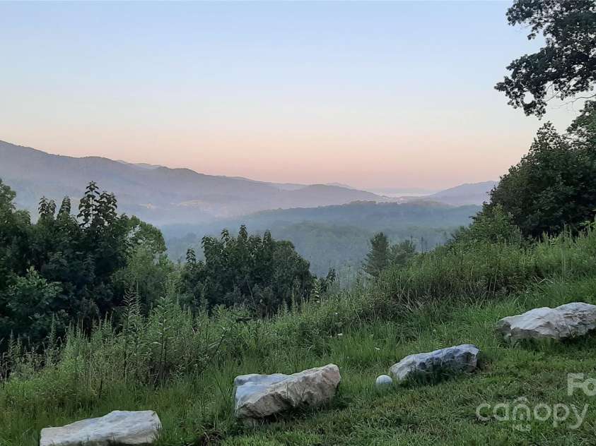 307 Laf A Lot Lane, Burnsville, NC 28714.  MLS# CAR4247581, YatesRealty ID 12497. 