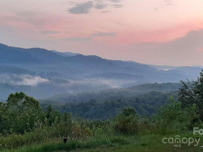 307 Laf A Lot Lane, Burnsville, NC 28714.  MLS# CAR4247581, YatesRealty ID 12497. 