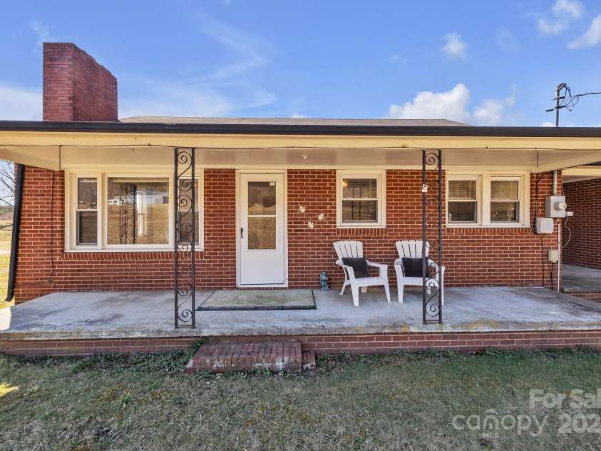 6231 Nc 16 Highway, Taylorsville, NC 28681.  MLS# CAR4229260, YatesRealty ID 12499. 