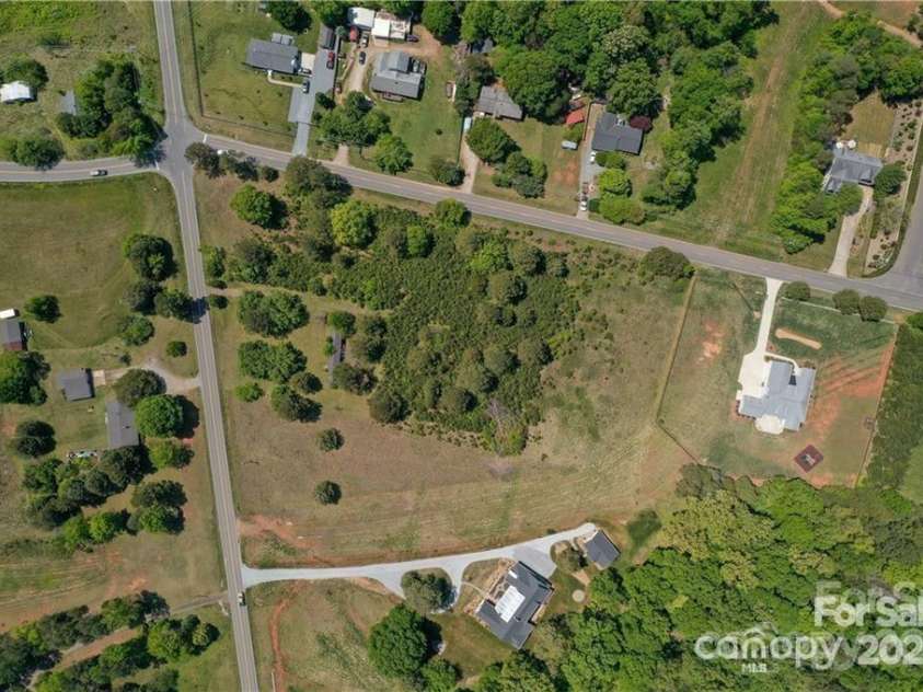 15615 Rocky River Road, Davidson, NC 28036.  MLS# CAR4287023, YatesRealty ID 125. 