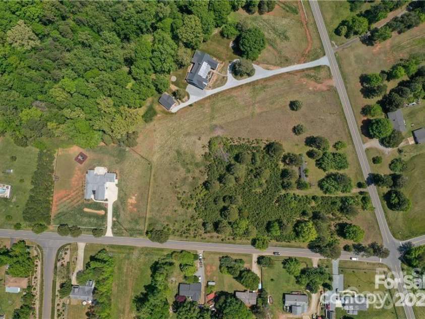 15615 Rocky River Road, Davidson, NC 28036.  MLS# CAR4287023, YatesRealty ID 125. 