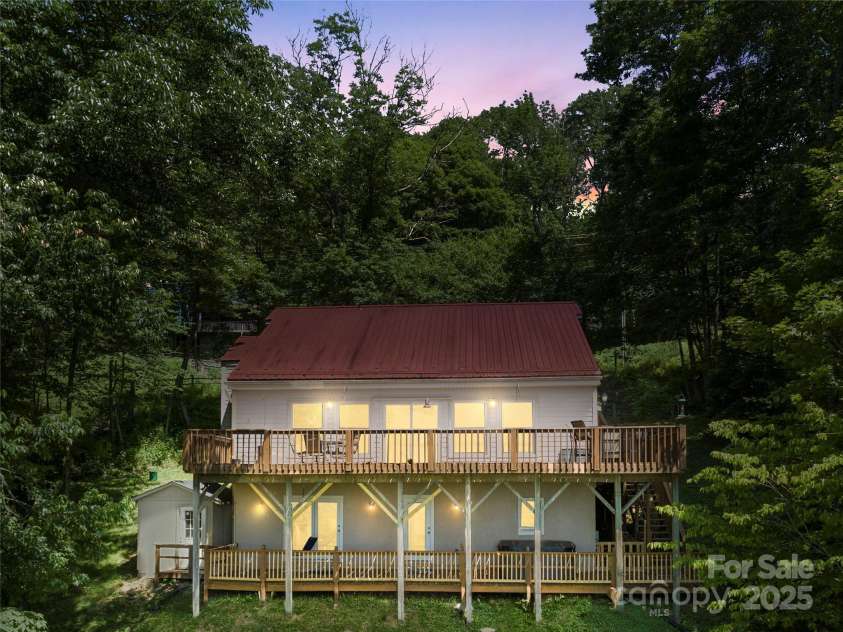 894 Mckinney Gap Drive, Mars Hill, NC 28754.  MLS# CAR4289734, YatesRealty ID 125. 