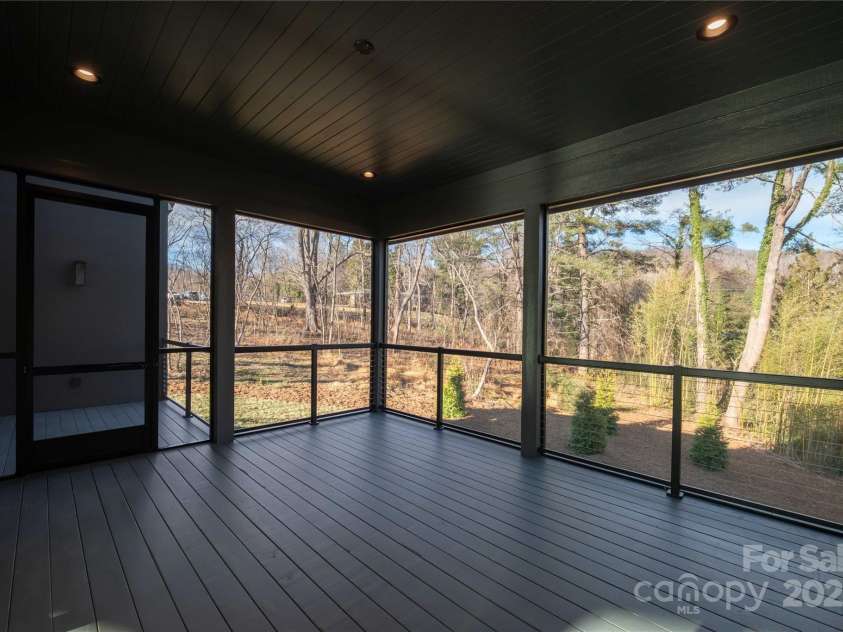 11 Kiftsgate Court, Asheville, NC 28804.  MLS# CAR4329278, YatesRealty ID 1250. Screen Porch