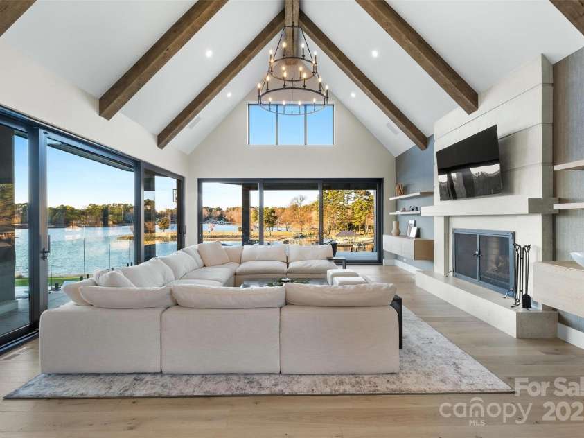 17235 Connor Quay Court, Cornelius, NC 28031.  MLS# CAR4291323, YatesRealty ID 1250. Hearth Room 