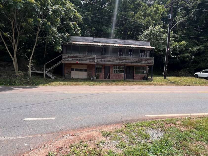 1801 Valway Road, Lenoir, NC 28645.  MLS# CAR4178284, YatesRealty ID 1250. 