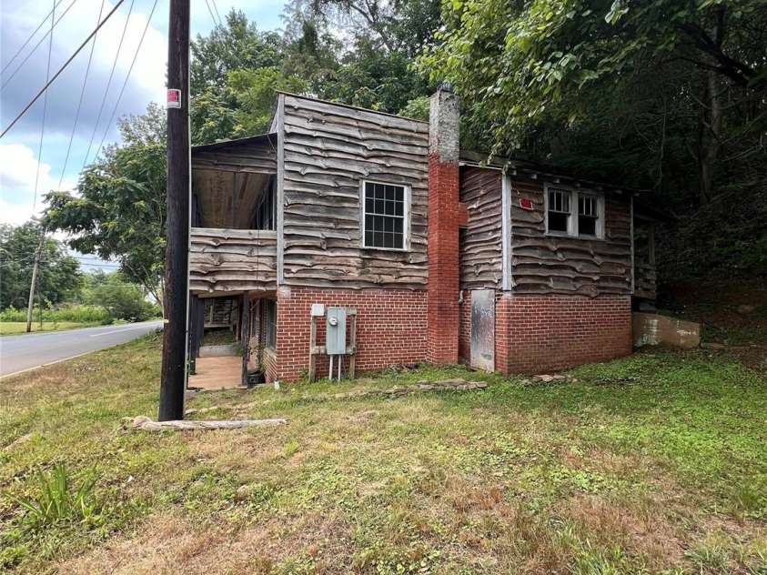 1801 Valway Road, Lenoir, NC 28645.  MLS# CAR4178284, YatesRealty ID 1250. 