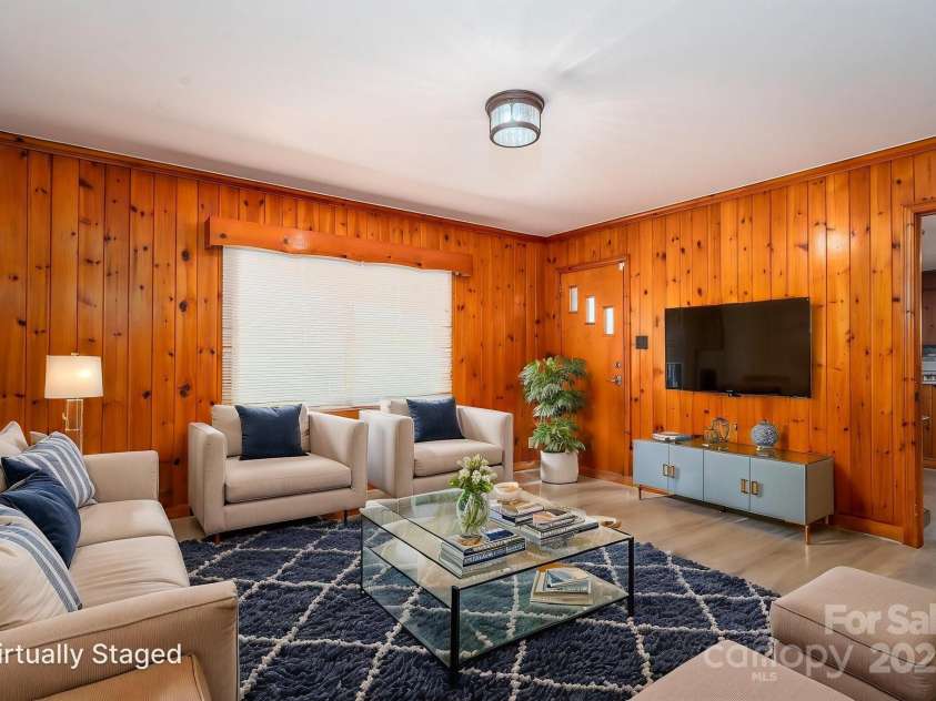 3340 Wrenwood Drive, Newton, NC 28658.  MLS# CAR4248682, YatesRealty ID 12500. 