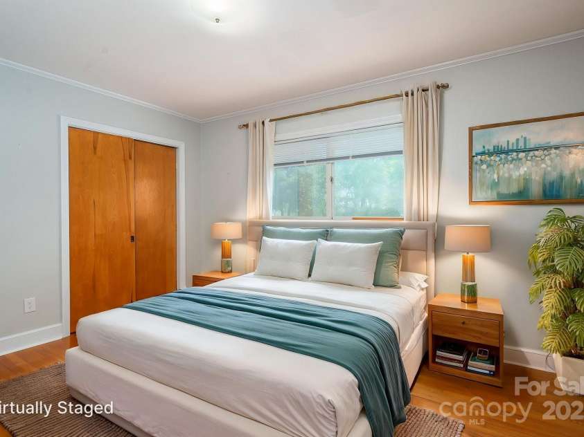 3340 Wrenwood Drive, Newton, NC 28658.  MLS# CAR4248682, YatesRealty ID 12500. 